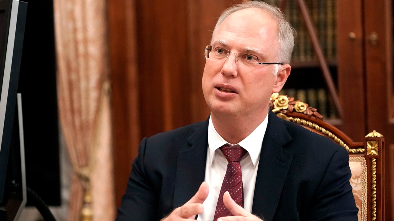 Дмитриев сравнил политику Европы с финишем разбитых гоночных машин