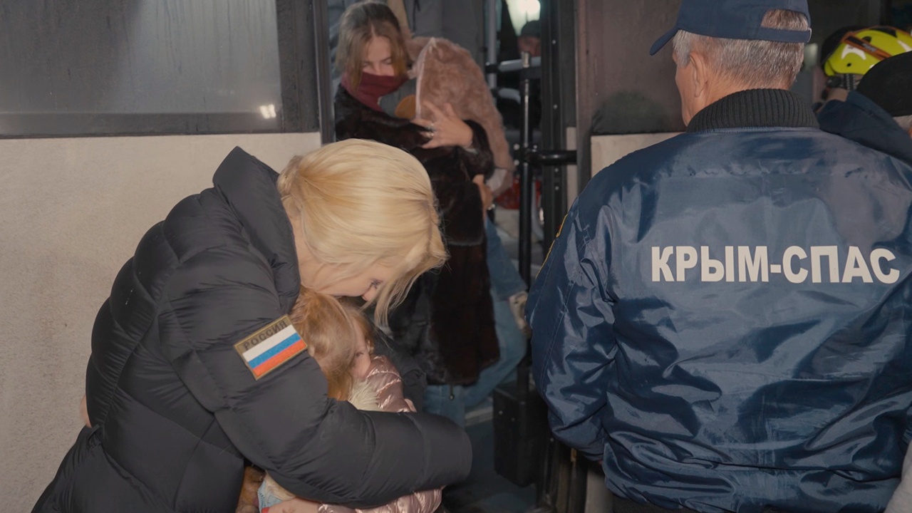 Лантратова показала, как жителей Алешек приняли в Симферополе