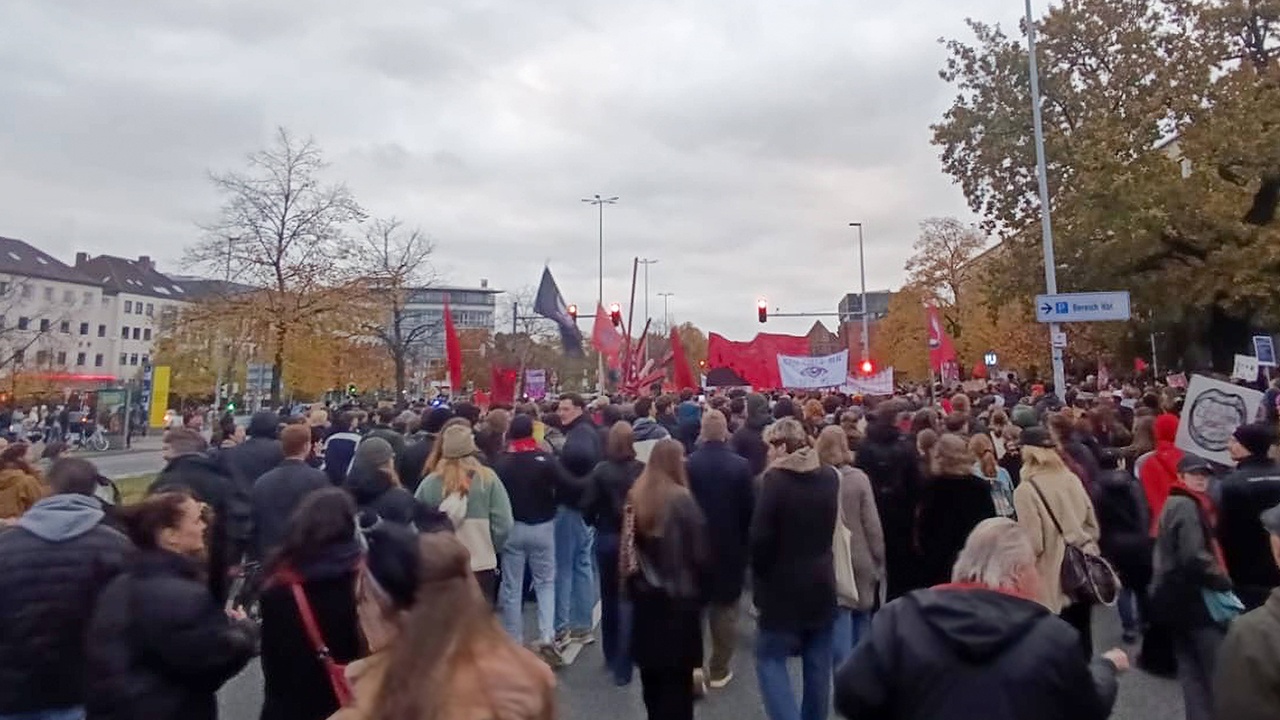 Bild: молодежные протесты охватили более 30 городов в Германии